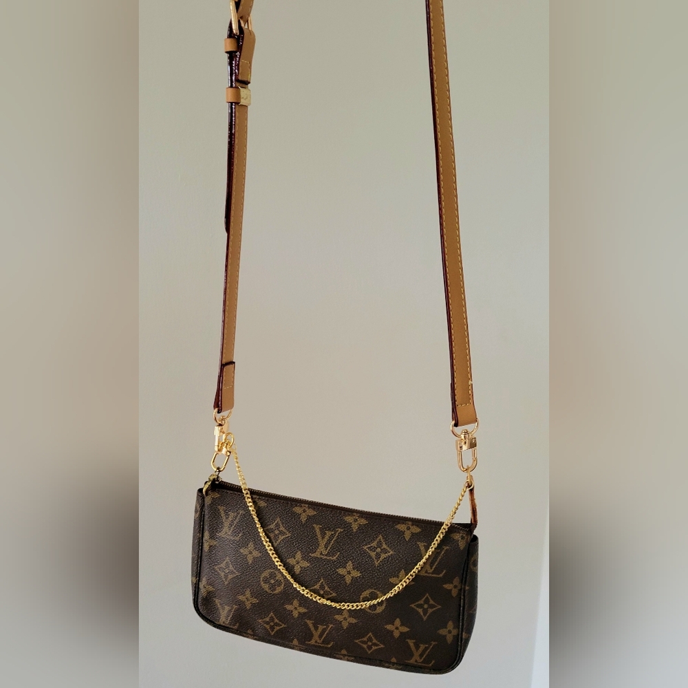 Louis Vuitton Monogram Crossbody with Gold Chain - Picture 3 of 14